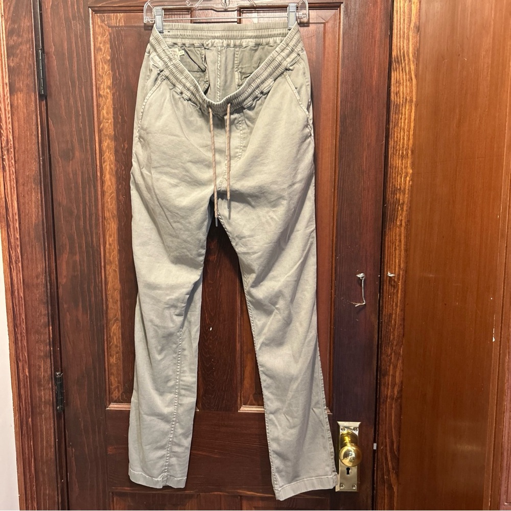 Faherty Men's Organic Cotton & Linen Blend Sage Grey chino joggers